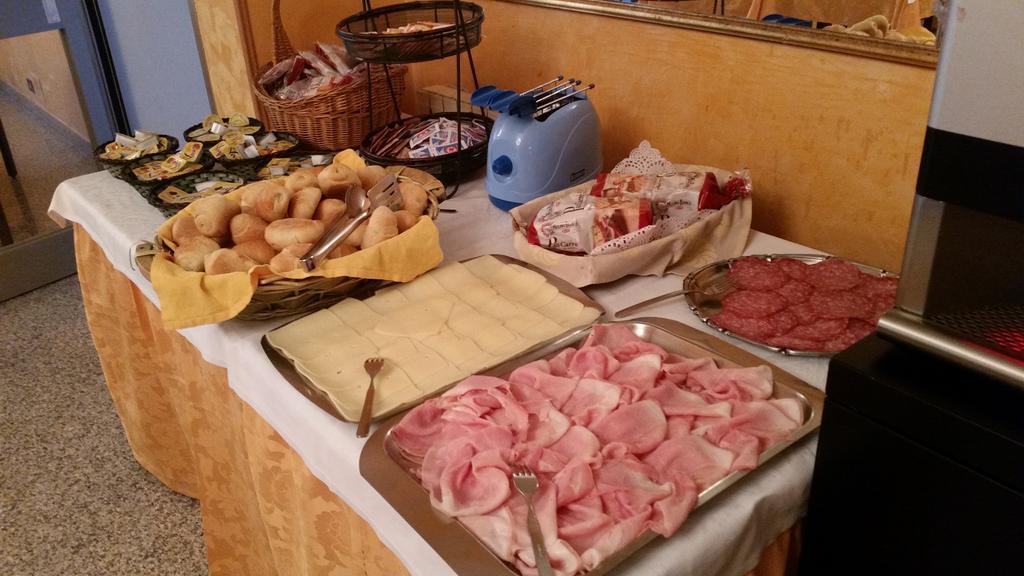 Hotel Cristina Chianciano Terme Ngoại thất bức ảnh